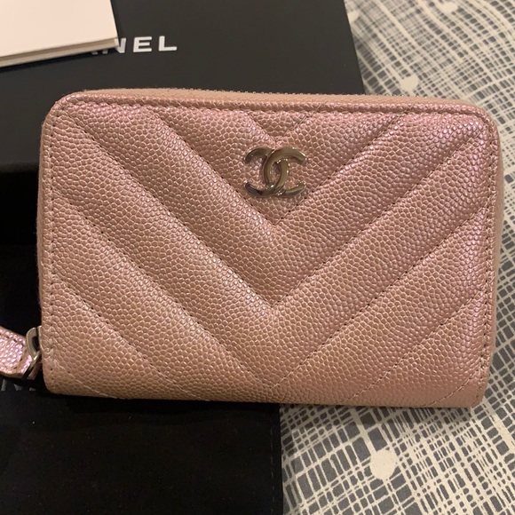 Auth Chanel 17B rose gold credit card zippy wallet - Picture 2 of 9